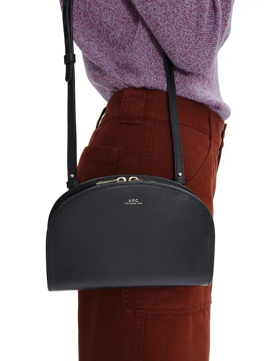 apc womenclutchdemilune cds14473104 1
