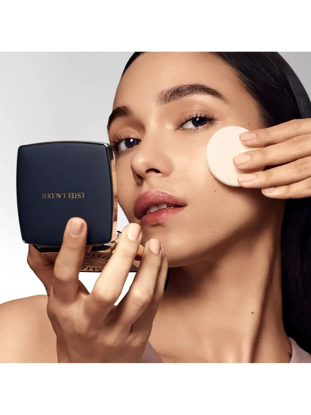 estelauder doublewearstayinplacemattepowderfoundation11g4w1honeybronze cds22726698 3