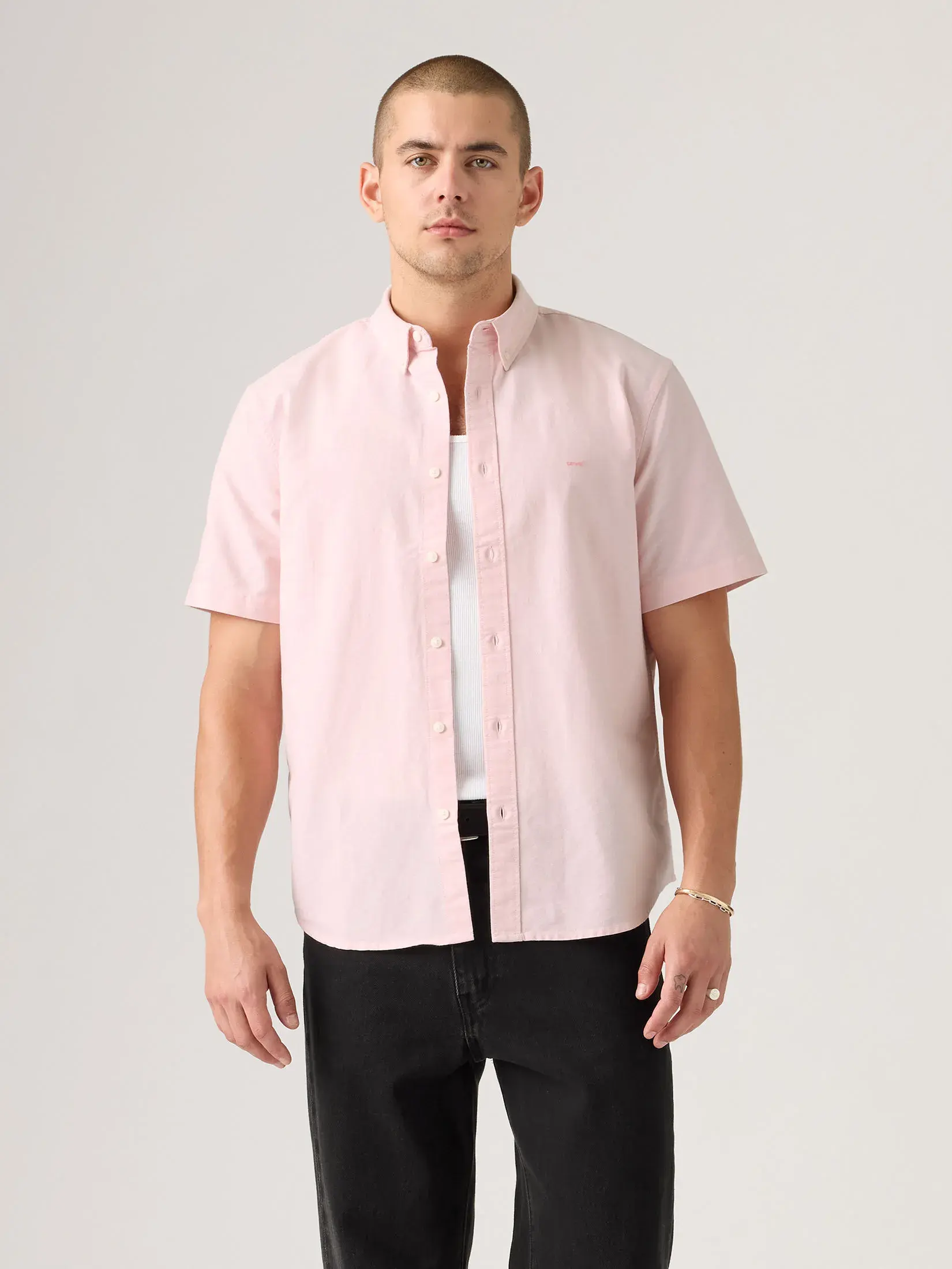 levis mensshortsleeveauthenticbuttondownshirtpink mkp1093225319 1